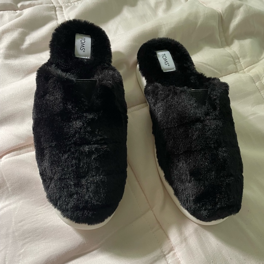 Toms black Faux fur slippers - Picture 2 of 5